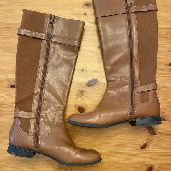 Isaac Mizrahi Tan leather boots - Picture 5 of 9